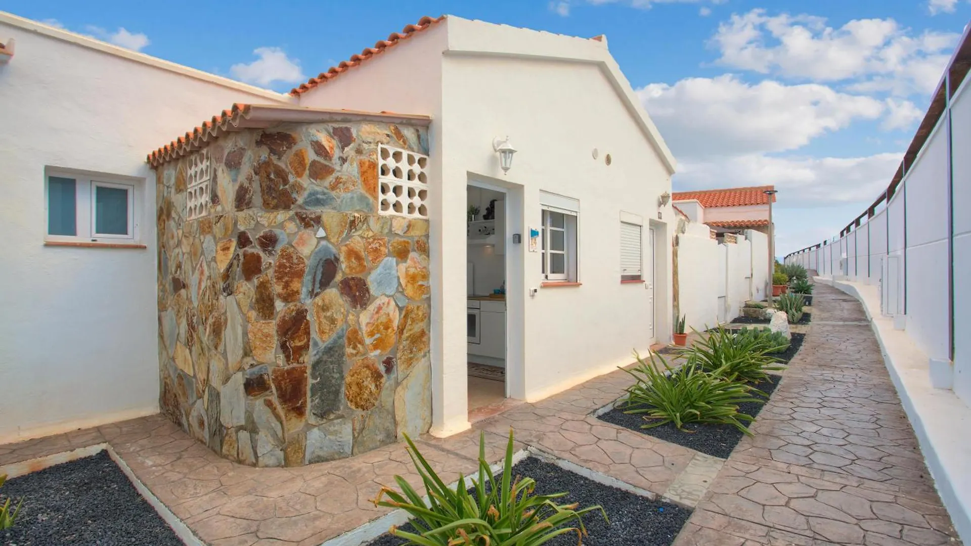 アパート カレタ・デ・フステCalida Vivienda Accesibleアパートメント スペイン